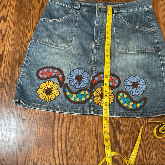 Authentic Lilly Pulitzer Denim Mini Skirt with Floral Embroidery - Picture 7 of 10